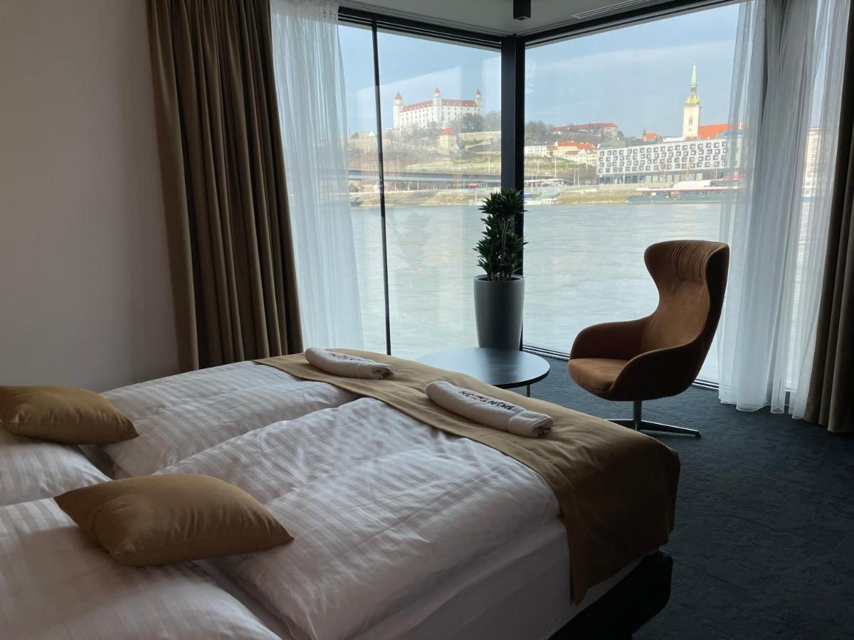 Ponton Rooms Bratislava Buitenkant foto